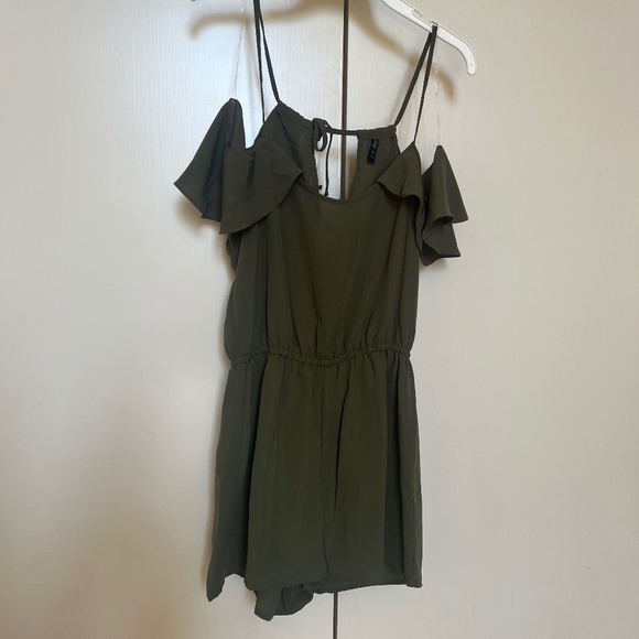 Small BeBop Romper in Olive - Picture 5 of 6